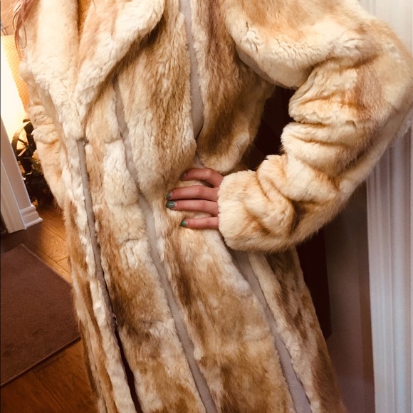 AUTHENTIC MUSCRAT AND LEATHER FUR COAT 🧥 - Picture 3 of 6